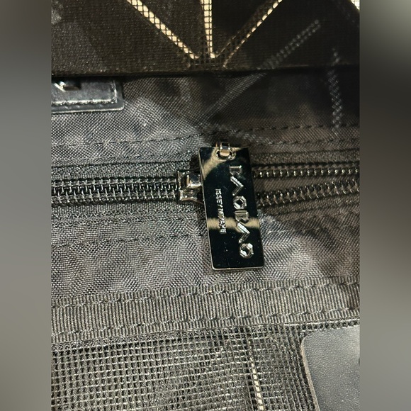 BAO BAO ISSEY MIYAKE Lucent Tote in Ivory, Light Weight - Picture 7 of 11